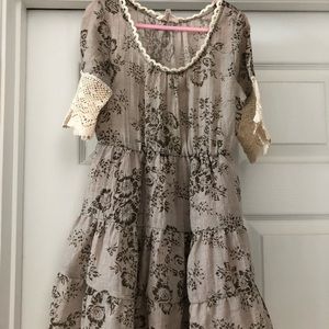 Girls’ linen dress with crochet trim